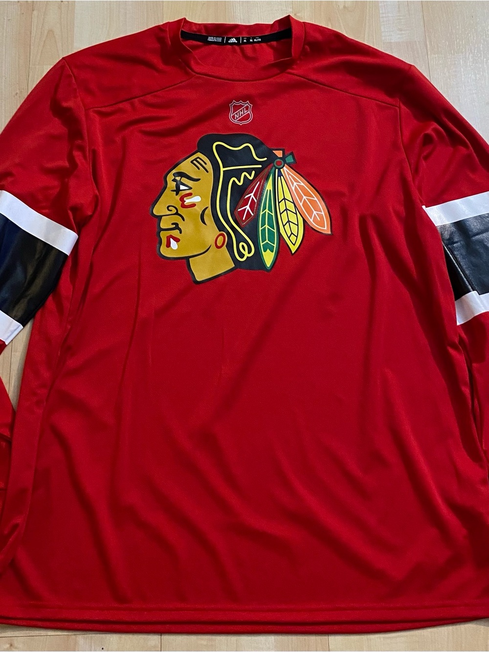 Chicago Blackhawks Adidas Men’s XL Long Sleeve Athletic Shirt